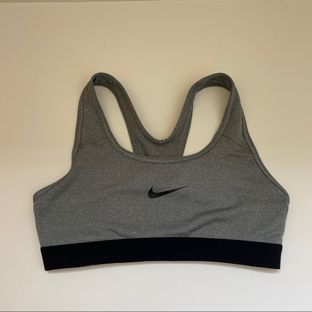 ✨HOST PICK✨ Nike gray, dri-fit shorts bra
